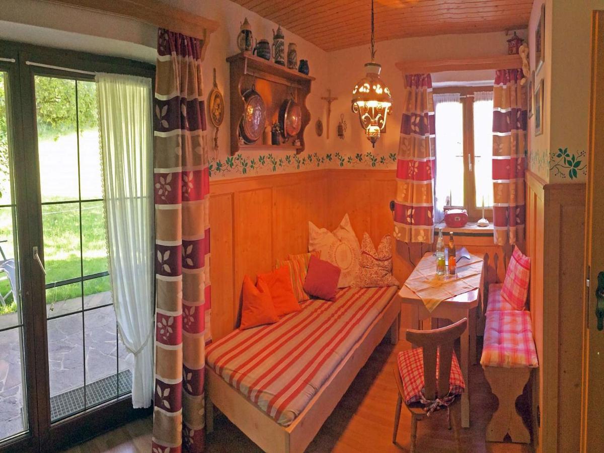 Villa Weissenhof | Chiemgau Karte à Rottau Chambre photo